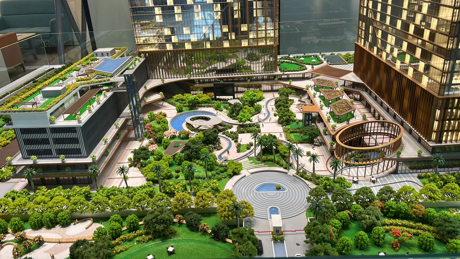 image 1Splendor ONYX jpg header